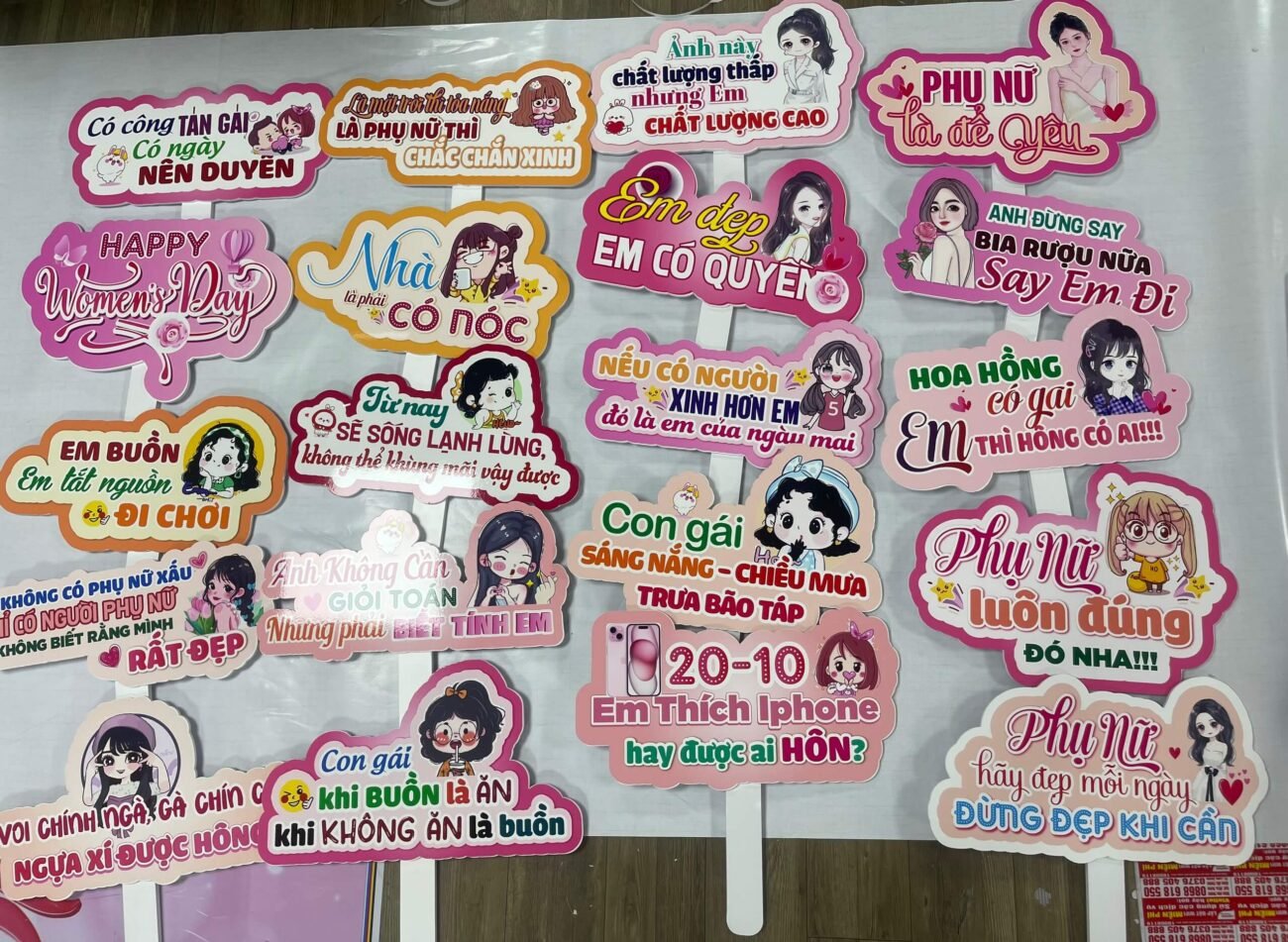 Hashtag cầm tay 20/10