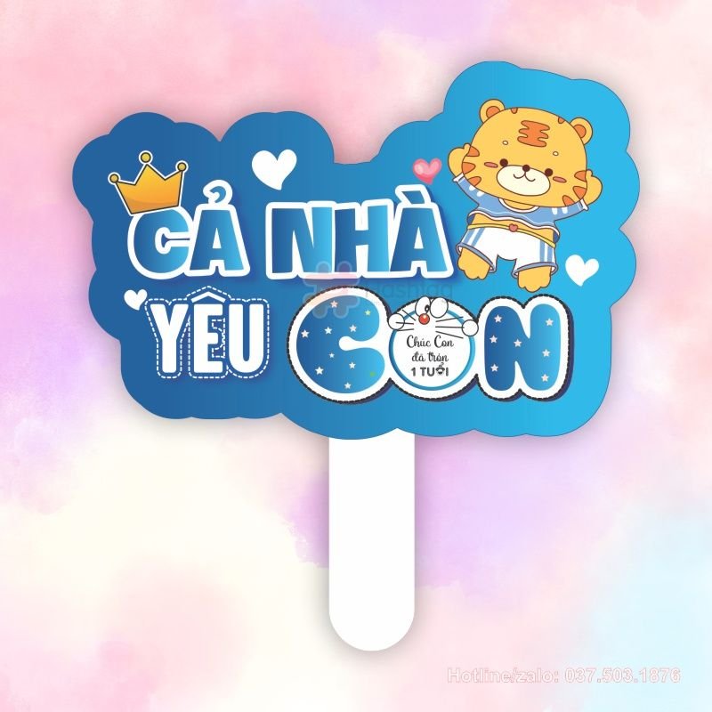 Hashtag cầm tay cả nhà yêu con