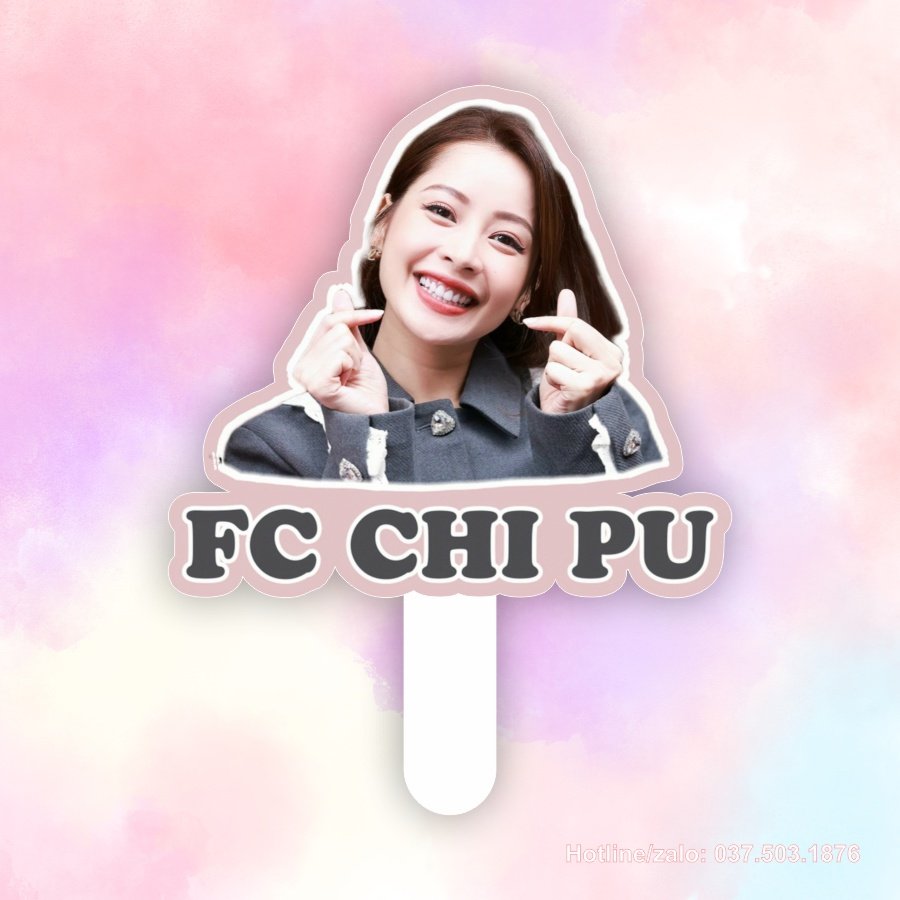 Hashtag cầm tay FC Chi Pu