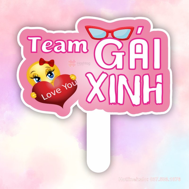 Hashtag cầm tay team gái xinh