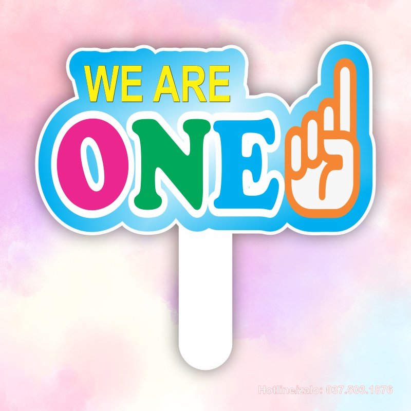 Hashtag cầm tay we are one