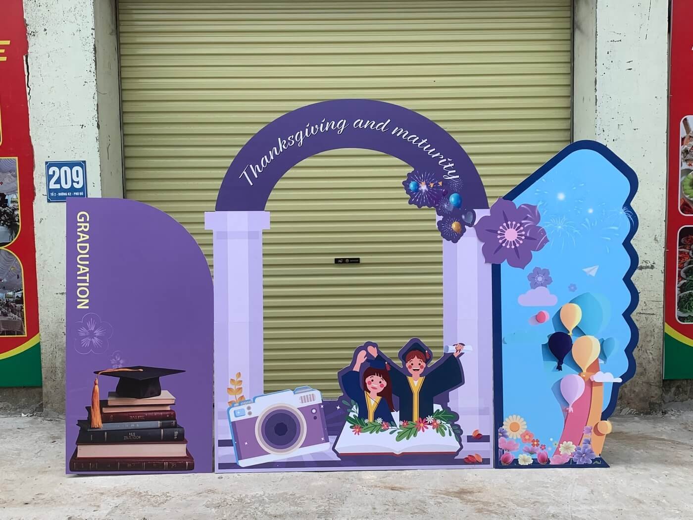 Khung check in tốt nghiệp