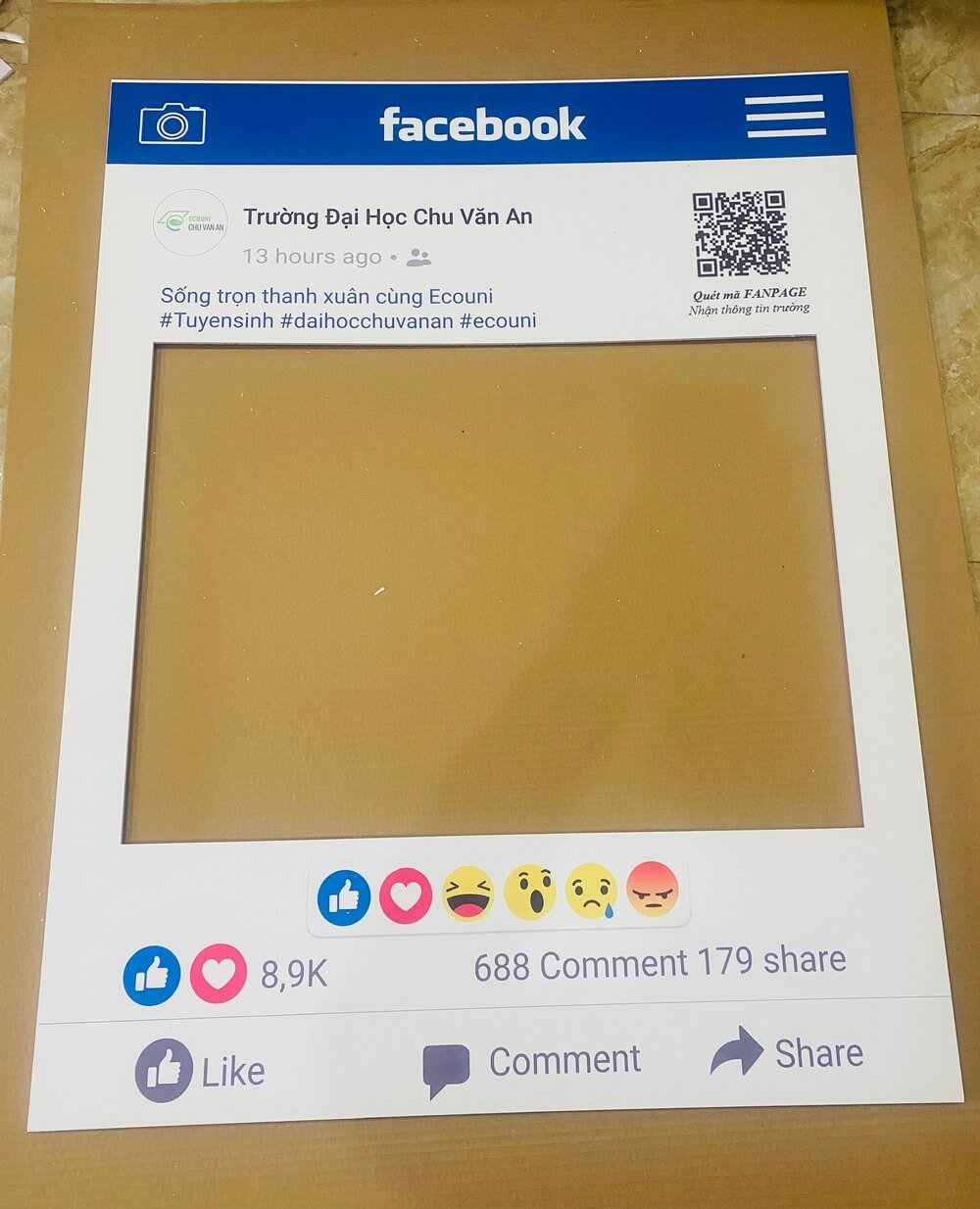 Khung check in Trường đại học