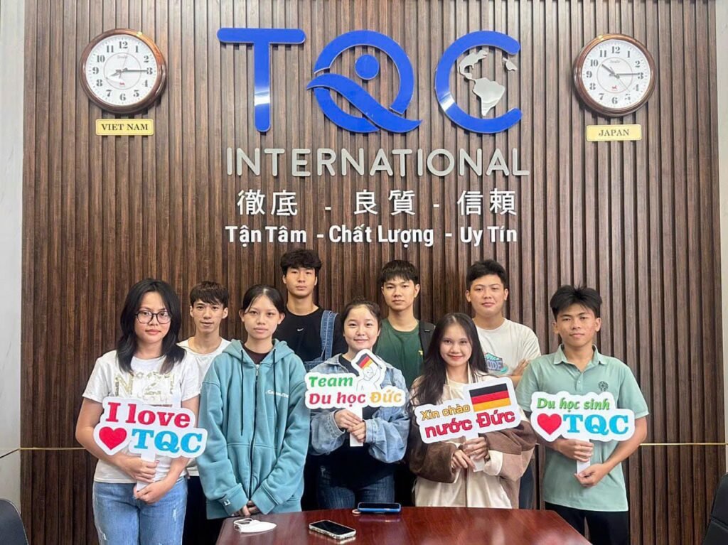 Hình thức sản phẩm hashtag cầm tay 