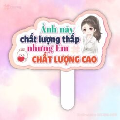 Hashtag cầm tay: Ảnh này chất lượng thấp, nhưng em chất lượng cao