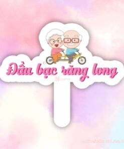 Hashtag cầm tay đầu bạc răng long