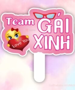 Hashtag cầm tay team gái xinh
