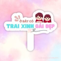 Hashtag cầm tay ở đây có trai xinh gái đẹp