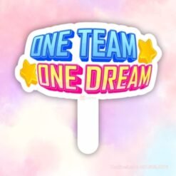 Hashtag cầm tay one team one dream