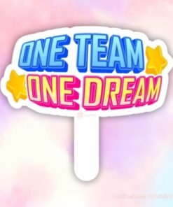 Hashtag cầm tay one team one dream