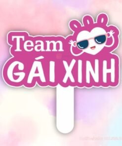 Hashtag cầm tay team gái xinh