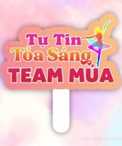 Hashtag cầm tay team múa