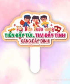 Hashtag Tết đến xuân sang, tiền đầy túi, tim đầy tình, xăng đầy bình