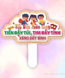 Hashtag Tết đến xuân sang, tiền đầy túi, tim đầy tình, xăng đầy bình