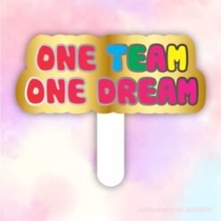 Hashtag cầm tay one team one dream