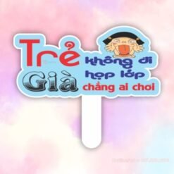 Hashtag trẻ không đi họp lớp, già chẳng ai chơi