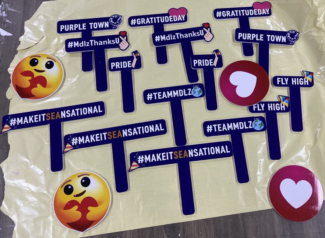 Cửa hàng in hashtag cầm tay