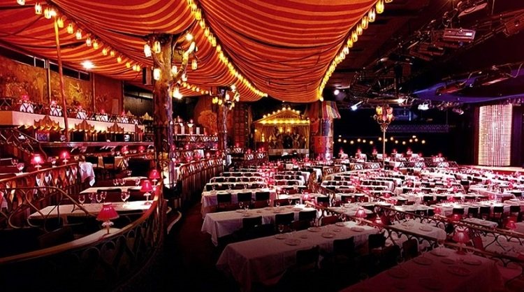 Chu De Gala Dinner Trung Co