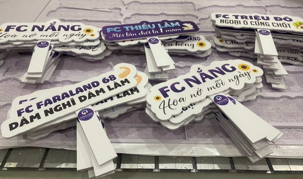 in hashtag cầm tay tphcm