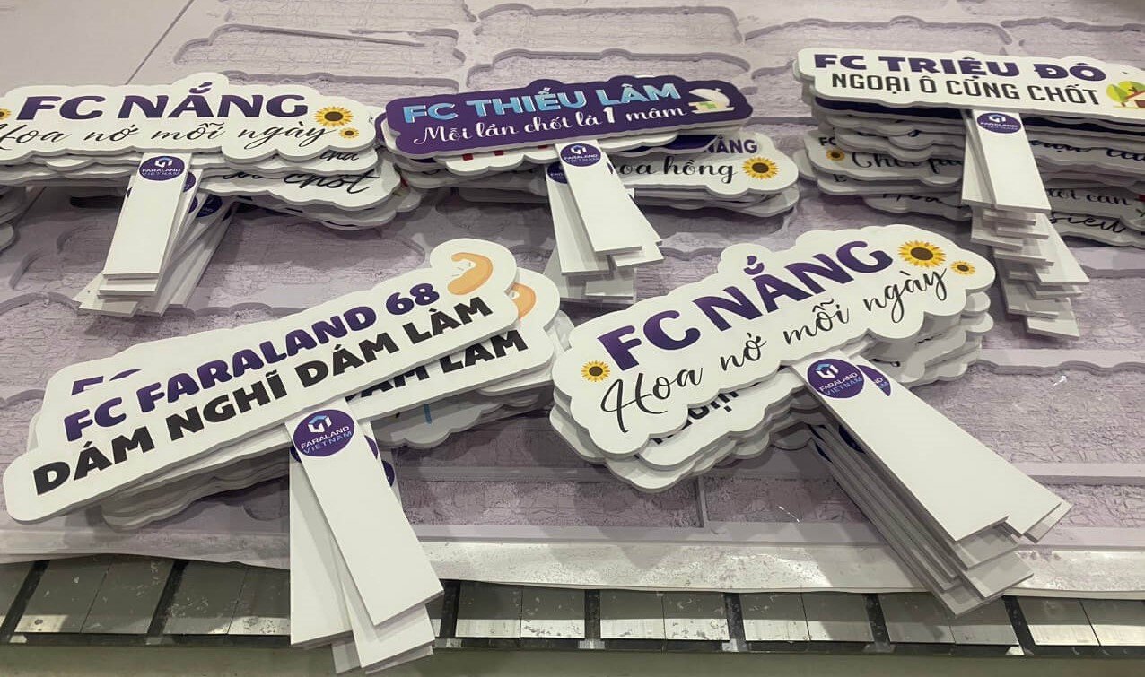 in hashtag cầm tay tphcm