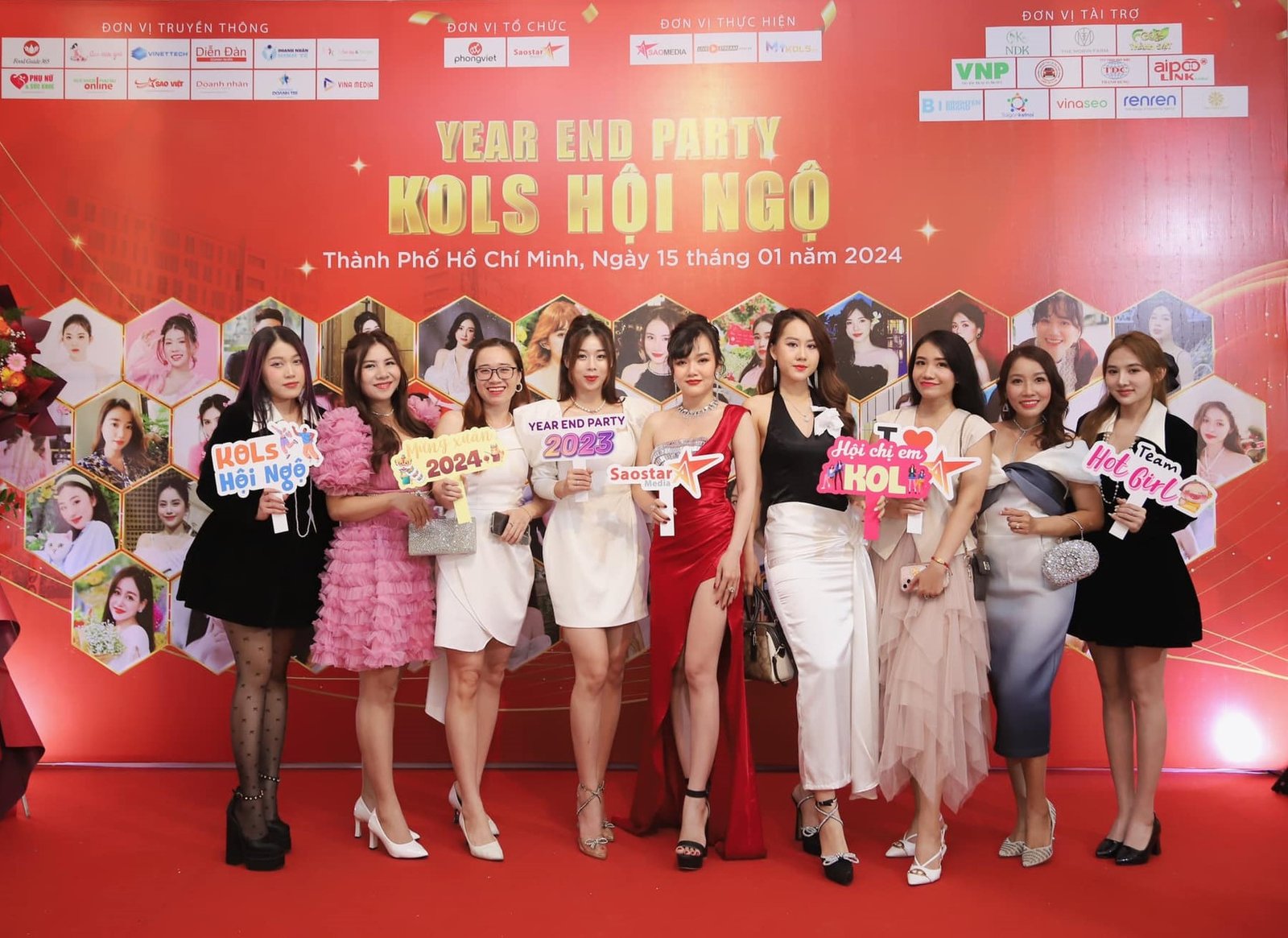 Hashtag chụp hình sự kiện