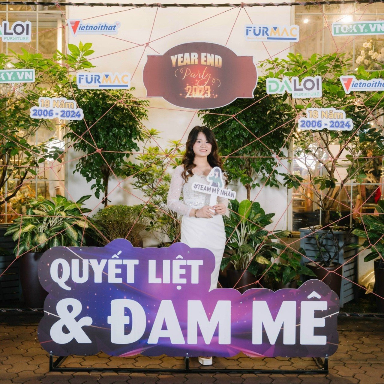 Hashtag chụp hình sự kiện công ty