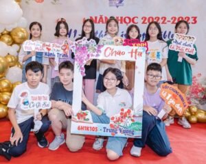 Hashtag khai giảng và khung check in tại sự kiện khai giảng đầu năm học mới