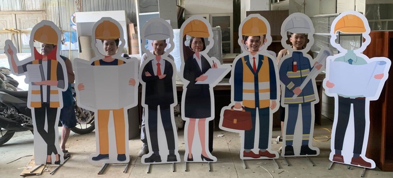 Khung check in chipi hình người