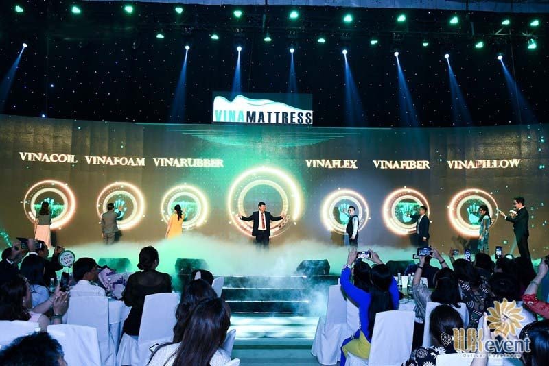 ra mắt sản phẩm