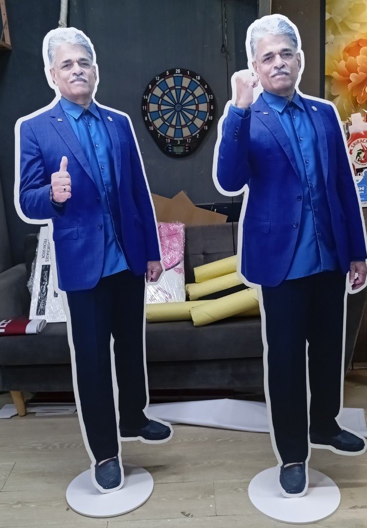 Standee mô hình