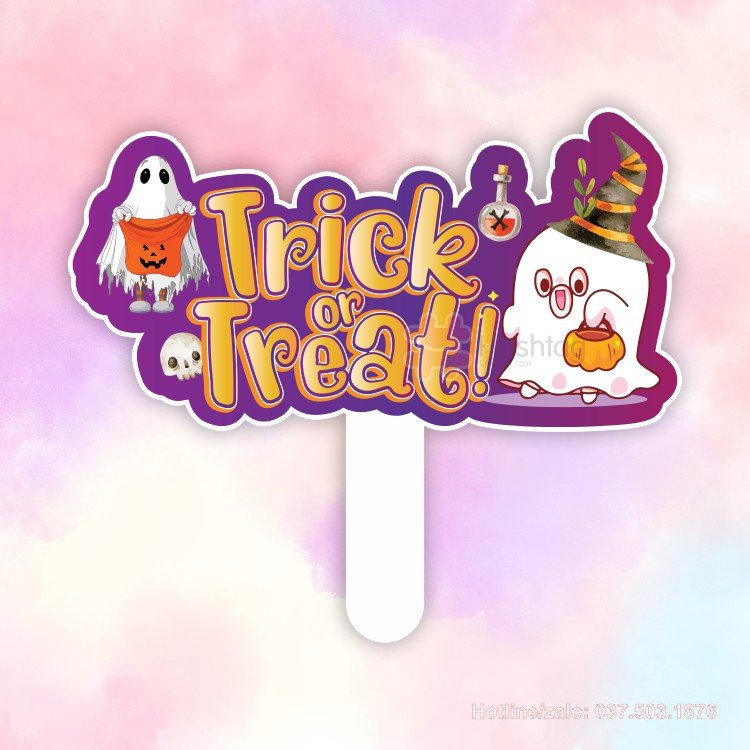 Hashtag halloween: Trick or treat