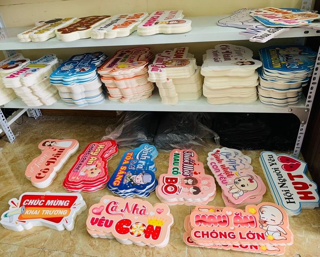 Xưởng in hashtag cầm tay