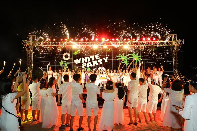 Year End Party (2)